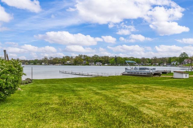 434 Crooked Lake Drive, Kalamazoo, MI 49009