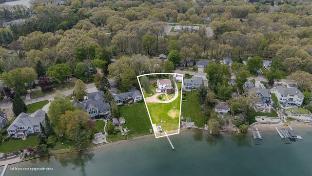 434 Crooked Lake Drive, Kalamazoo, MI 49009