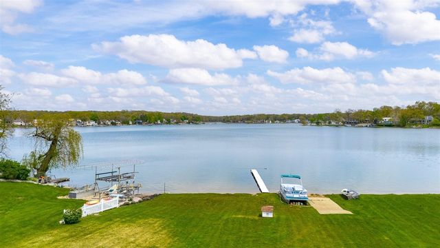 434 Crooked Lake Drive, Kalamazoo, MI 49009