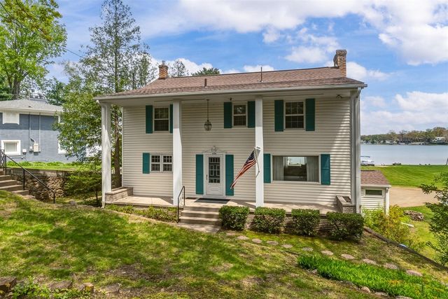 434 Crooked Lake Drive, Kalamazoo, MI 49009
