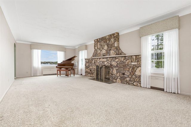 434 Crooked Lake Drive, Kalamazoo, MI 49009