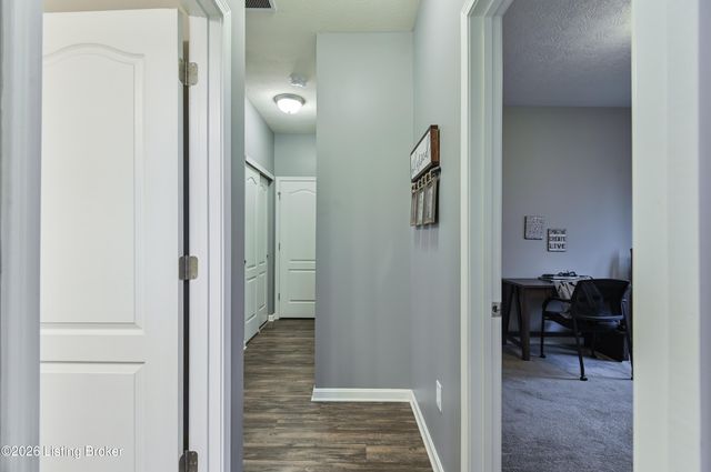11883 Trottingham Cir, Louisville, KY 40299