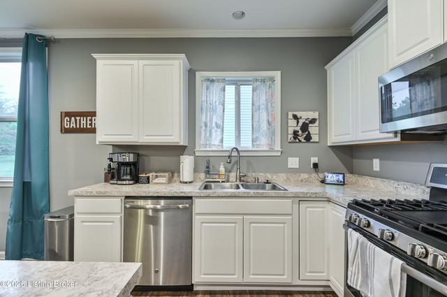 11883 Trottingham Cir, Louisville, KY 40299