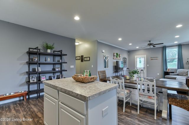 11883 Trottingham Cir, Louisville, KY 40299