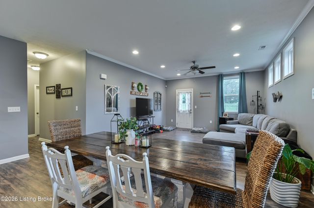 11883 Trottingham Cir, Louisville, KY 40299