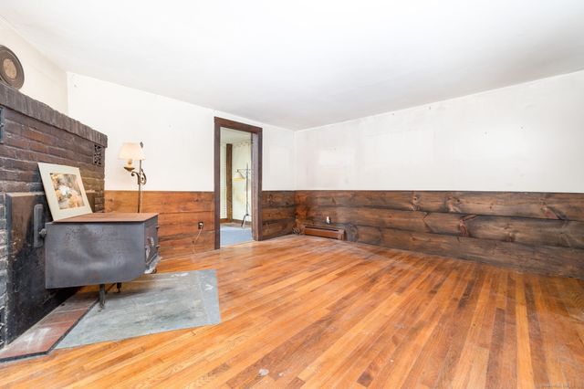 981 Hopewell Road, Glastonbury, CT 06073