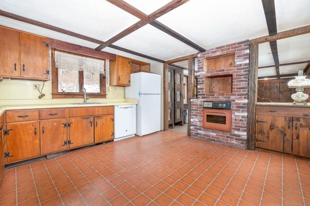 981 Hopewell Road, Glastonbury, CT 06073