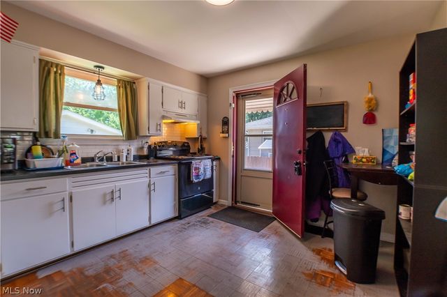 1703 41st Street NW, Canton, OH 44709