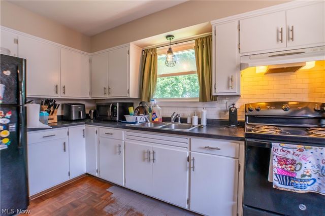 1703 41st Street NW, Canton, OH 44709