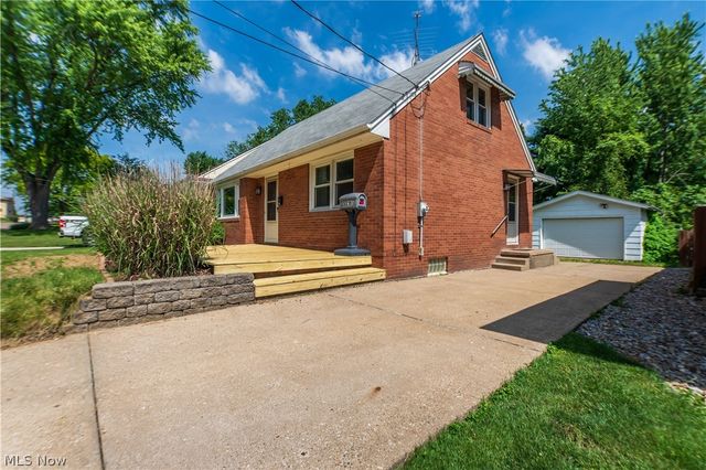 1703 41st Street NW, Canton, OH 44709
