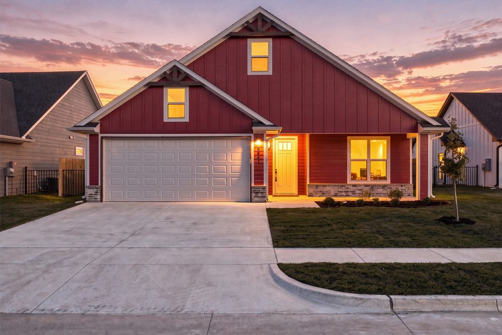 804 Lavender Court, Tolar, TX 76476