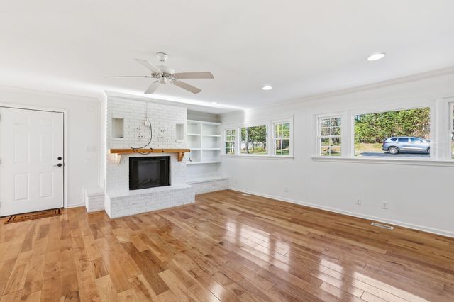 1217 Peter Pan Road, Lookout Mountain, GA 30750