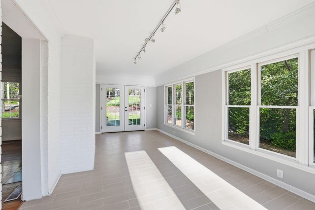 1217 Peter Pan Road, Lookout Mountain, GA 30750