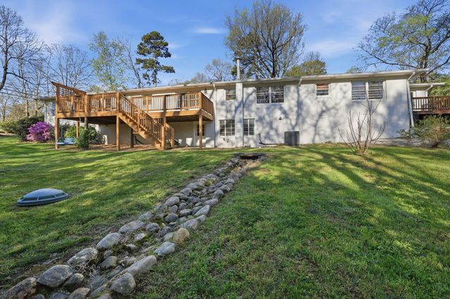 1217 Peter Pan Road, Lookout Mountain, GA 30750