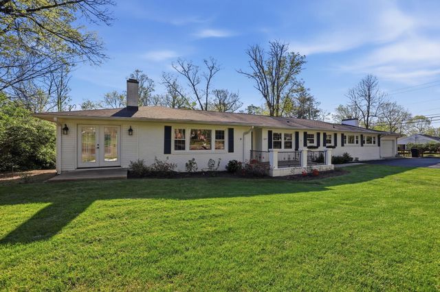 1217 Peter Pan Road, Lookout Mountain, GA 30750