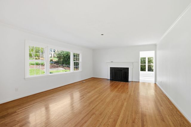 1217 Peter Pan Road, Lookout Mountain, GA 30750