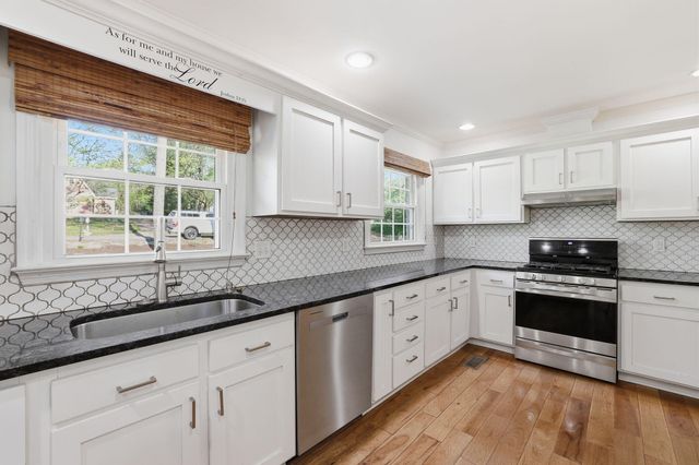 1217 Peter Pan Road, Lookout Mountain, GA 30750