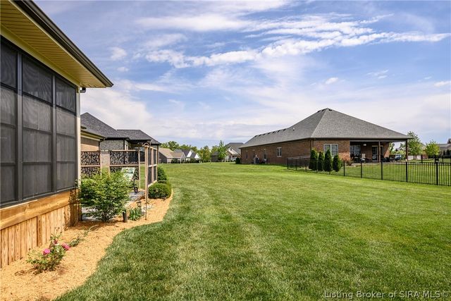 1729 Champions Pointe Parkway, Henryville, IN 47126