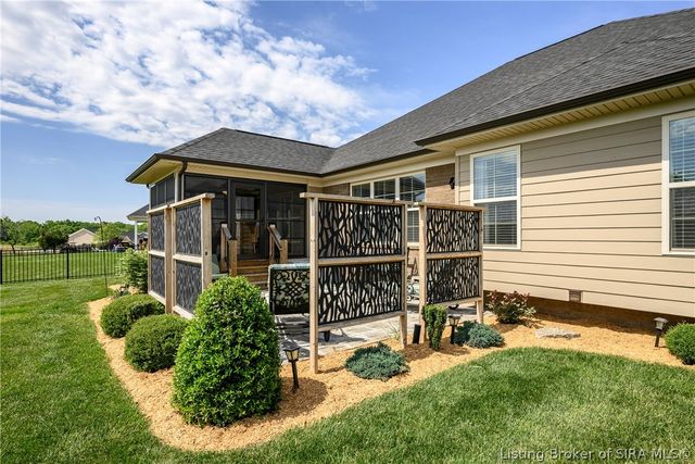 1729 Champions Pointe Parkway, Henryville, IN 47126