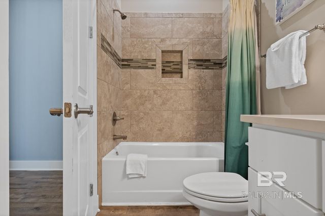 435 E 2nd Avenue F, Gulf Shores, AL 36542