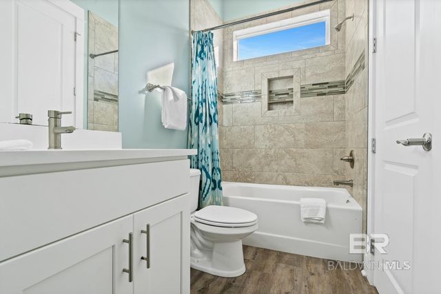 435 E 2nd Avenue F, Gulf Shores, AL 36542