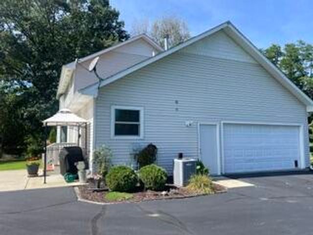 12103 N Territorial Road, Dexter, MI 48130