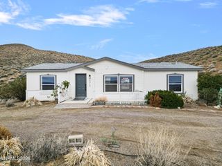 5415 Peek Avenue, Silver Springs, NV 89429