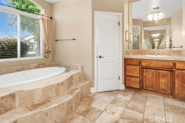 1507 Cromerton, Bakersfield, CA 93311