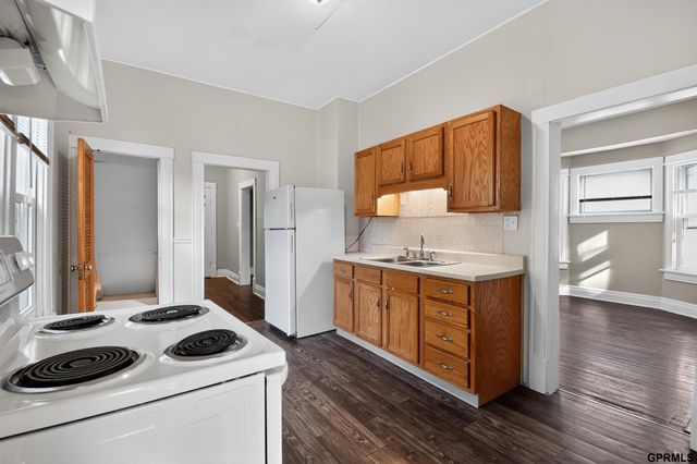 624 N 41st Street, Omaha, NE 68131