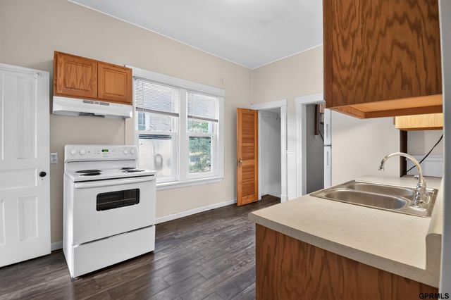 624 N 41st Street, Omaha, NE 68131