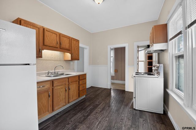624 N 41st Street, Omaha, NE 68131