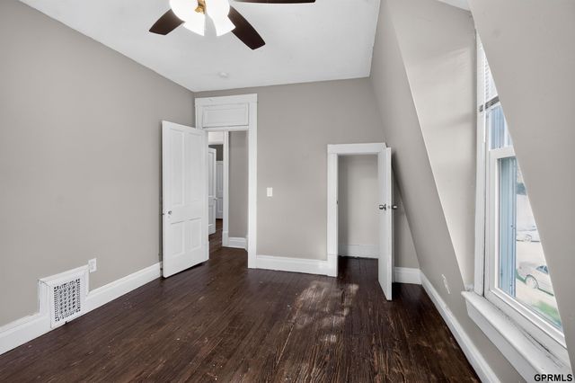 624 N 41st Street, Omaha, NE 68131