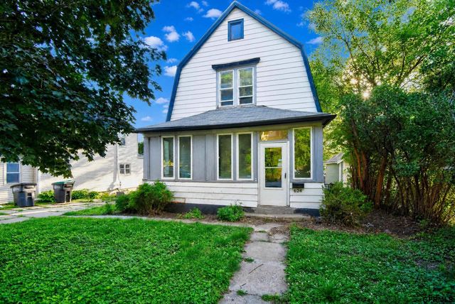 624 N 41st Street, Omaha, NE 68131