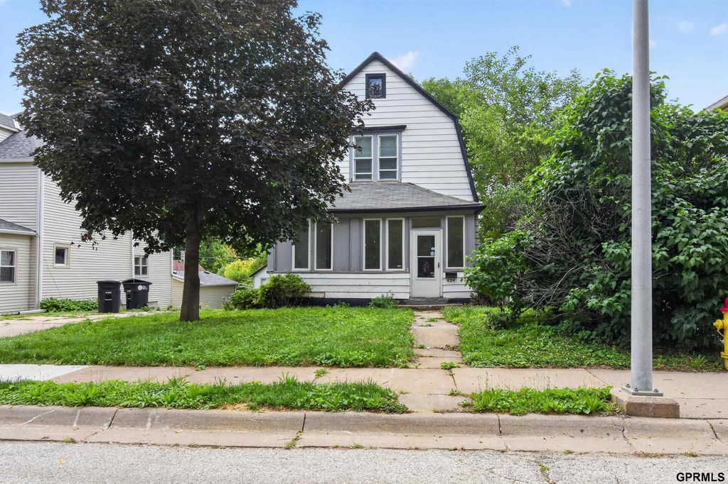 624 N 41st Street, Omaha, NE 68131