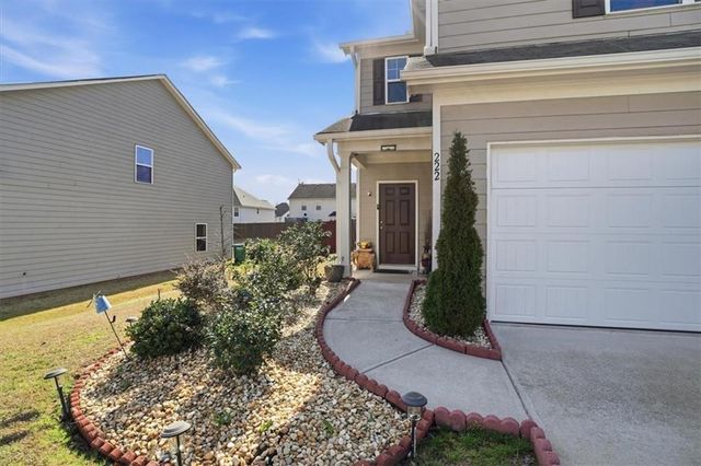 222 Seasons Valley, Pendergrass, GA 30567