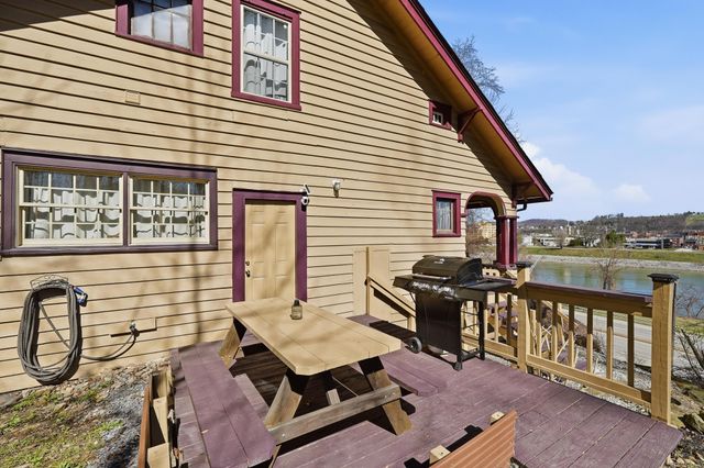 1321 SE MacCorkle Avenue, Charleston, WV 25314