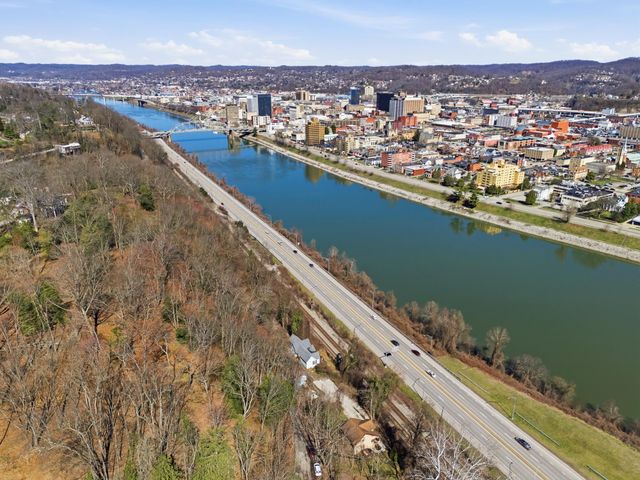 1321 SE MacCorkle Avenue, Charleston, WV 25314