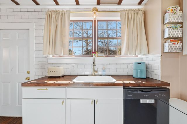 1321 SE MacCorkle Avenue, Charleston, WV 25314