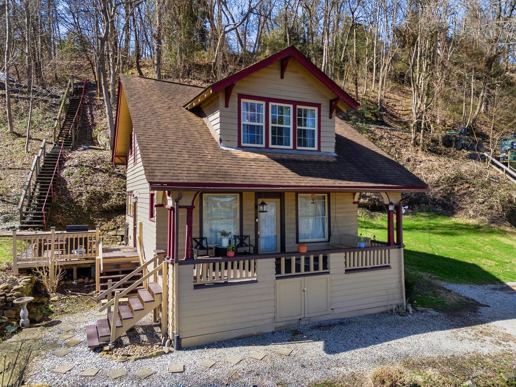 1321 SE MacCorkle Avenue, Charleston, WV 25314