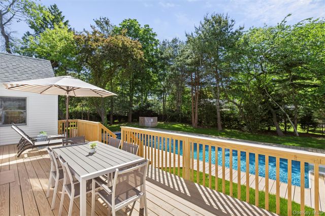 37 School Street, Westhampton Beach, NY 11978