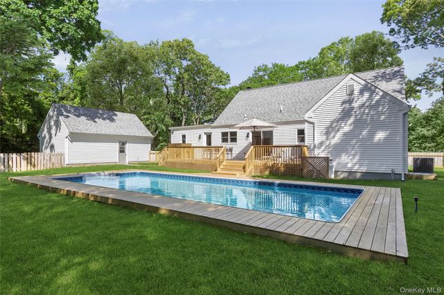 37 School Street, Westhampton Beach, NY 11978