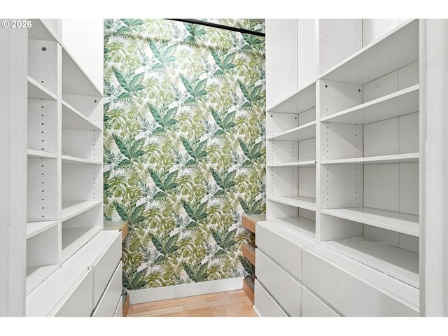 1960 W 25TH Ave, Eugene, OR 97405