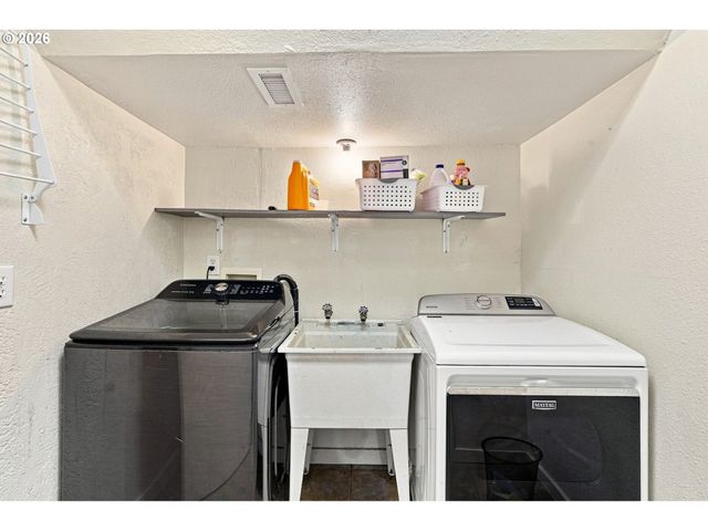 1960 W 25TH Ave, Eugene, OR 97405