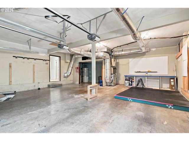 1960 W 25TH Ave, Eugene, OR 97405