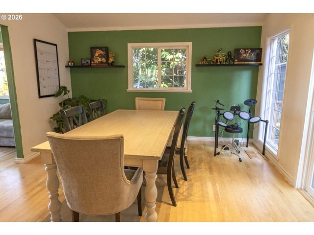 1960 W 25TH Ave, Eugene, OR 97405