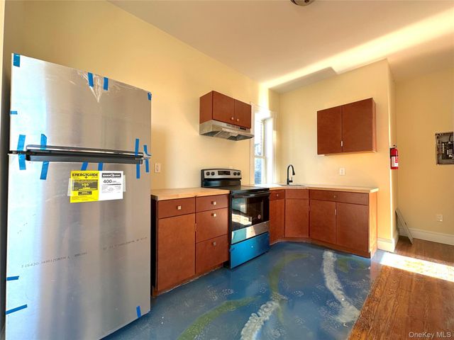 31 Dubois Street 6, Newburgh, NY 12550