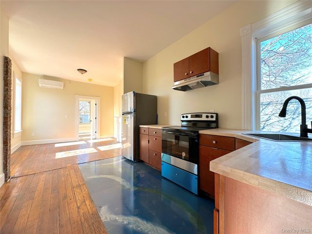 31 Dubois Street 6, Newburgh, NY 12550