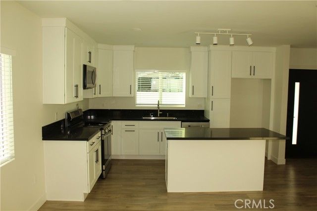 14665 Brand Boulevard, San Fernando, CA 91345