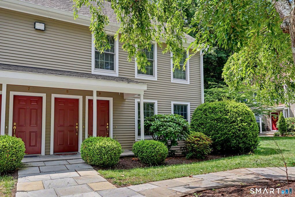 56 Portland Avenue 9, Redding, CT 06896