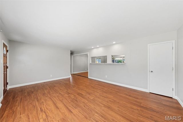 808 Lightwood Drive, Hazelwood, MO 63042